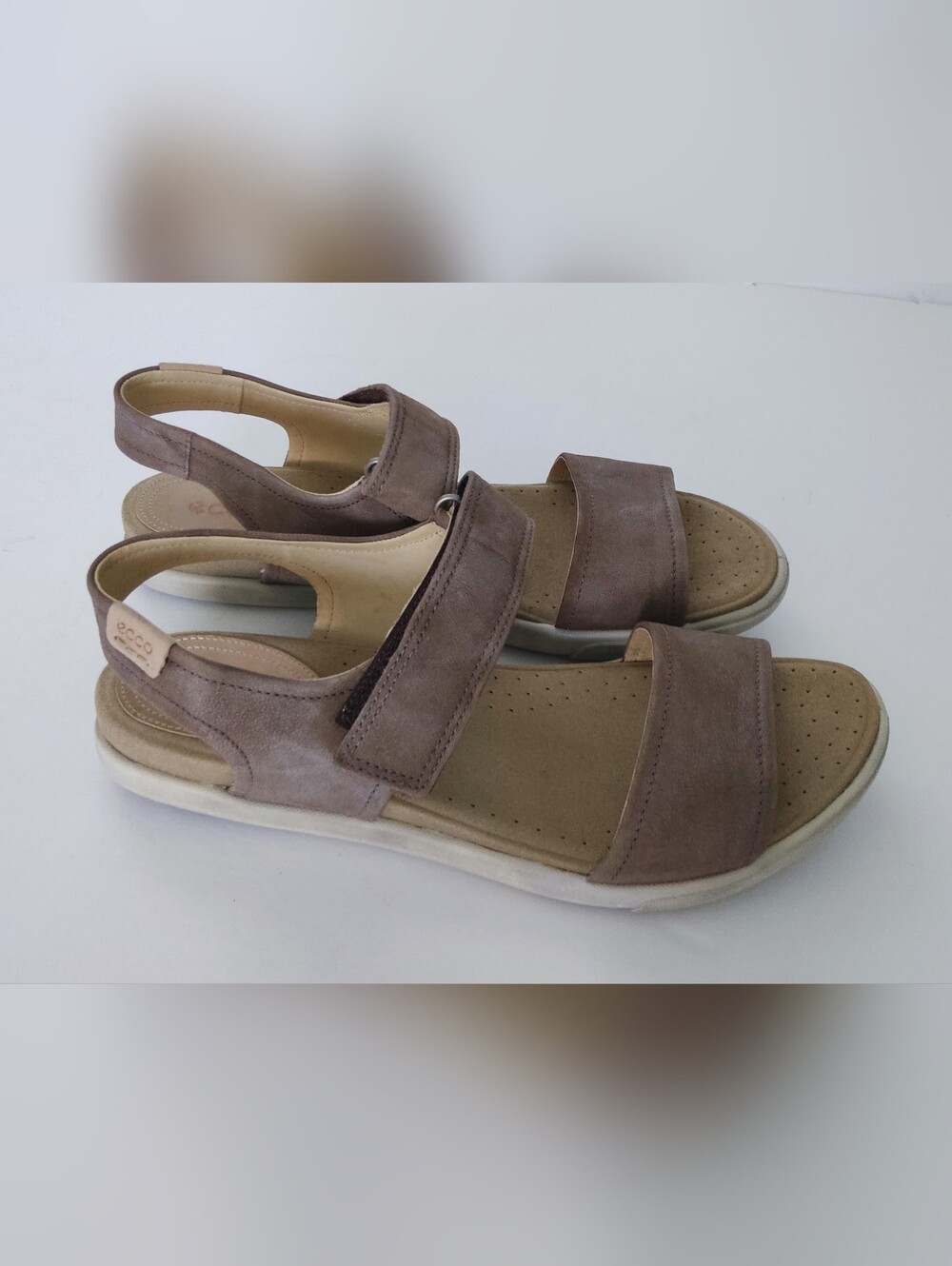 Ecco Taupe Leather Adjustable Strap Sandals. Size 40 C. 9-9.5 US. Pre-owned.